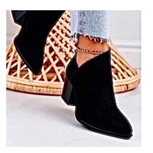FAUX SUEDE ANKLE BOOT   NWT SIZE 7